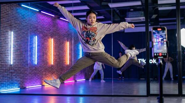 17c一起草舞蹈视频